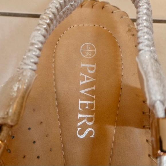 PAVERS Ladies Leather Toe Post Sandals Metallic Cream UK6 - Picture 8 of 11